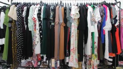 阿邦女裝 批發(fā)零售并行的服裝服飾市場(chǎng)新選擇
