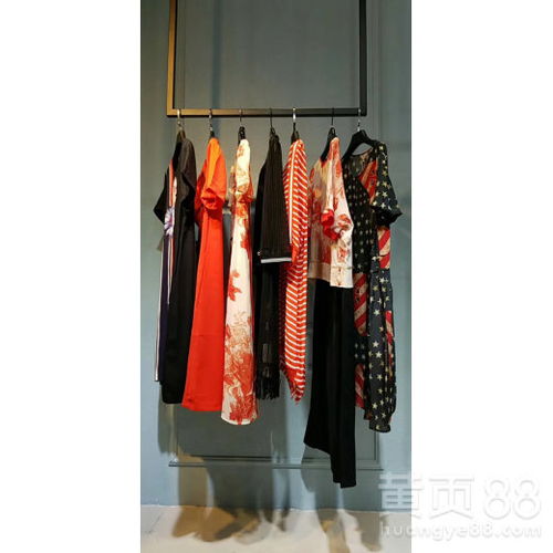 廣州寶萊國(guó)際服裝尾貨批發(fā)折扣全指南——品牌折扣批發(fā)市場(chǎng)的精準(zhǔn)選購(gòu)攻略